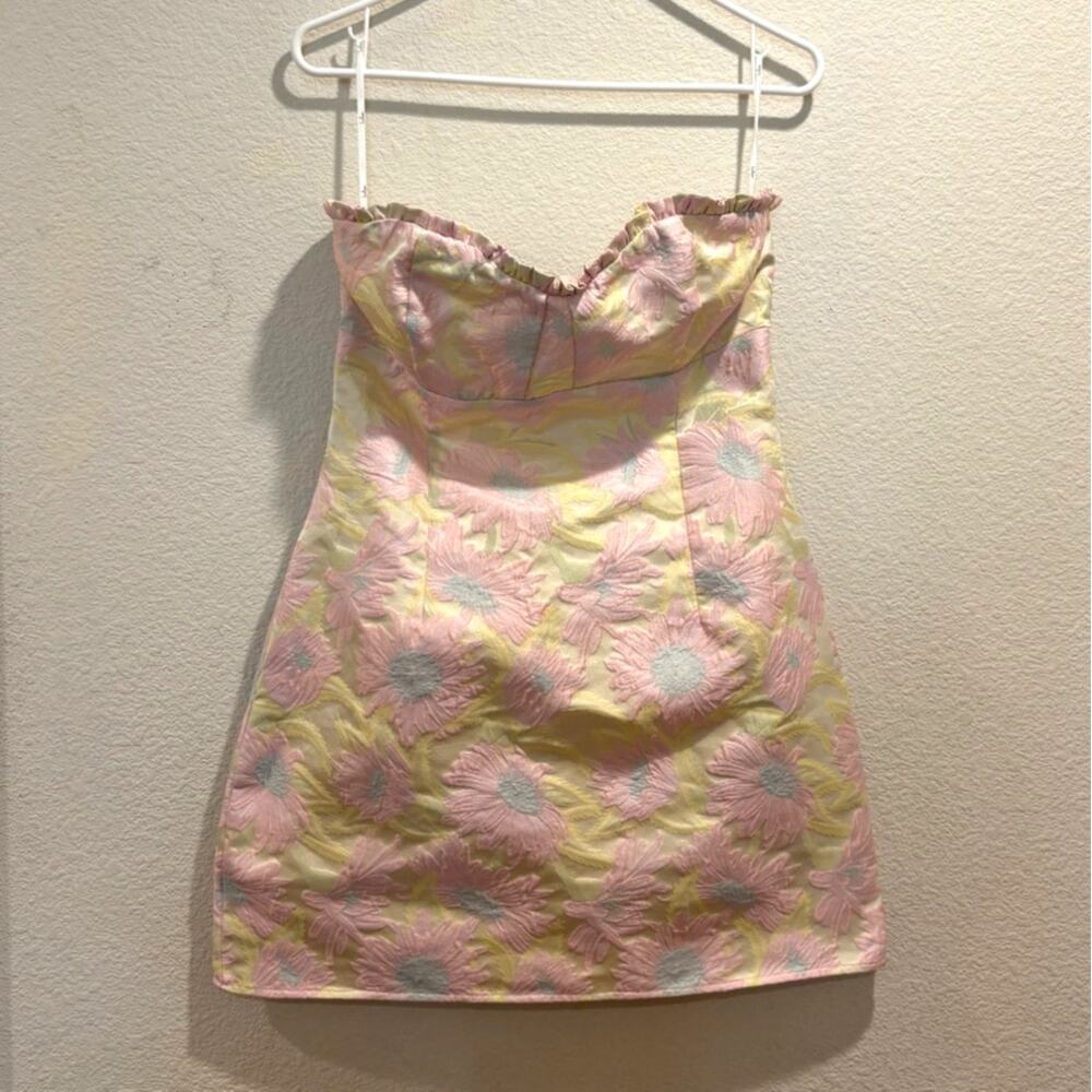Lulus NWT Yellow Floral Jacquard Strapless Mini Dress Size M